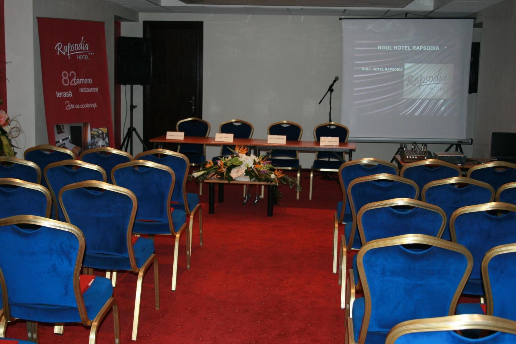 Hotel Rapsodia City Center Botoşani Instalações foto